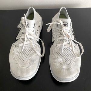 Nike flyknit shoes